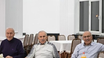 Eski Liderler İftar Sofrasında Bir Ortaya Geldi