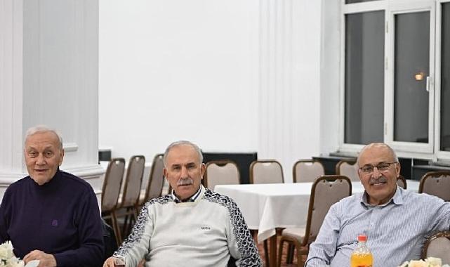 Eski Liderler İftar Sofrasında Bir Ortaya Geldi
