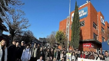 Gençler hem yürüdü hem toplumsallaştı