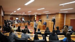 Gençler sordu, Lider Vekili Akın yanıtladı