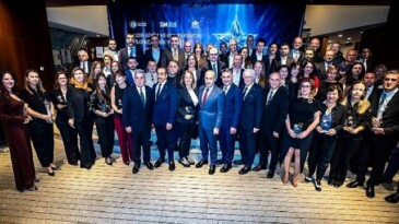 Hazır giysi kesimine gözümüz üzere bakmalıyız