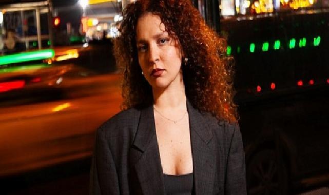 Hesaplaşma değil, bir kabulleniş: Nil Dönmez’den ‘Tut Elimi’ yayında!