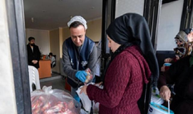 İftar rahmeti Büyükşehir’in aşevinden sofralara uzanıyor