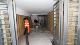 İzmir Büyükşehir Belediyesi alanda: 412 iş makinesi ve 1365 işçi misyonda