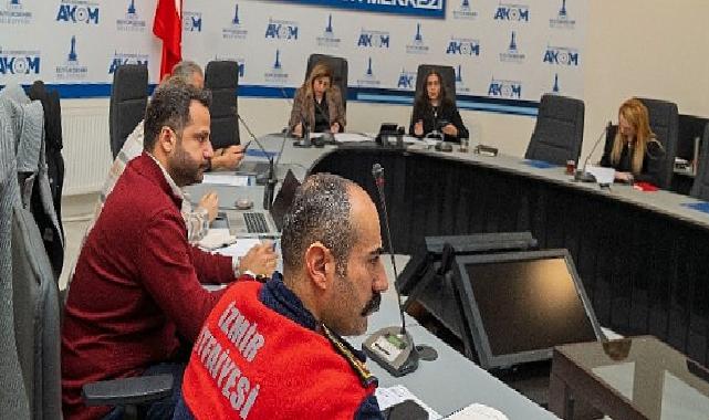 İzmir Büyükşehir Belediyesi’nden turuncu kod alarmı: Kriz masası devrede, tüm üniteler alanda