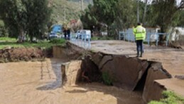 İzmir Büyükşehir Belediyesi’nin yağış seferberliği sürüyor