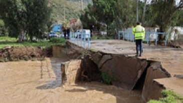İzmir Büyükşehir Belediyesi’nin yağış seferberliği sürüyor
