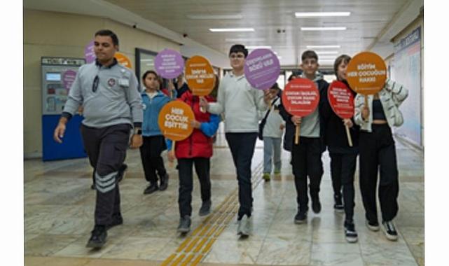 İzmir çocuğu merkeze koydu, Türkiye’ye örnek oldu