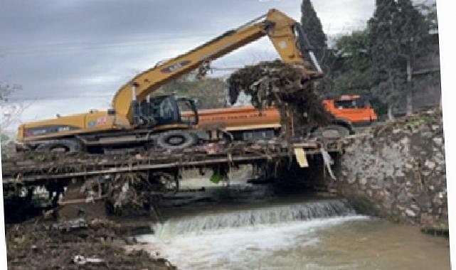 İzmir’de sağanak yağışa tam takım anlık müdahale