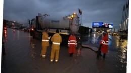 İzmir’de yağış ve deniz düzeyi hareketliliğine anlık müdahale