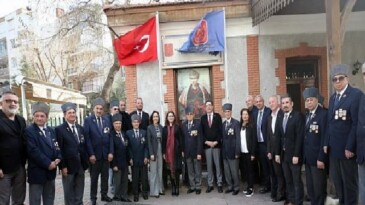 Karşıyaka’da gaziler ve şehit ailelerine manalı ziyaret