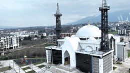 Kartepe Kent Meydanı Camii birinci teravihle açılıyor