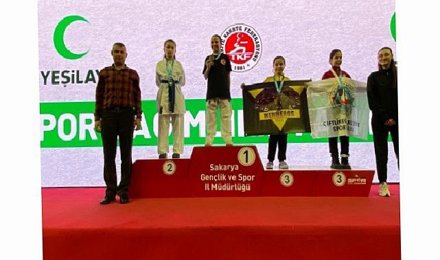 Kartepeli Karateciler Sakarya’da Kürsüyü Kapatmadı