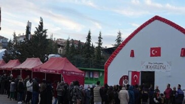 Keçiören Belediyesi Her Gün Binlerce Kişiyi İftar Sofrasında Buluşturuyor