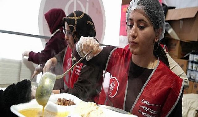 Keçiören Belediyesi’nden Sıcak Yemek ve Ramazan Kumanyası İkramı