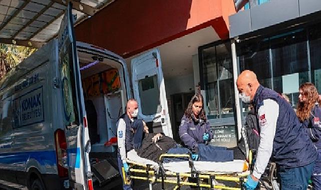 Konak’ın hasta nakil hizmeti yüzleri güldürüyor