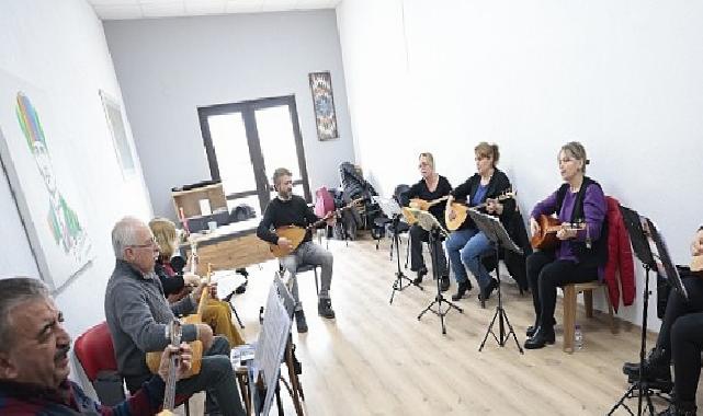 Konak’ta fiyatsız bağlama kursuna ağır ilgi