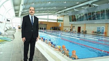 Konya Büyükşehir’in 20 İlçede 15 Bin Öğrenciye Yüzme Öğretiyor