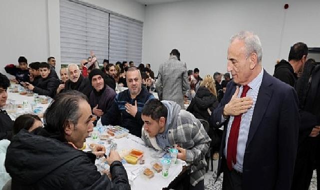 Küçükçekmeceliler, İftar Sofralarında Rahmeti Paylaşıyor