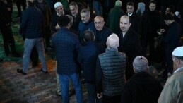 Lider Altay ve Lider Kavuş Konyalıların Birinci Teravih Namazı Heyecanına Ortak Oldu