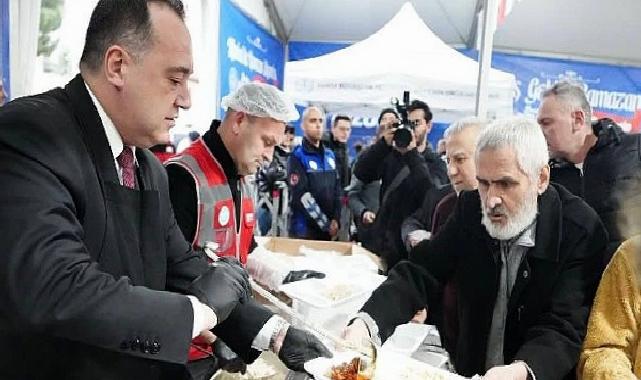 Lider Besim Dutlulu Binlerce Manisalıyla İftar Sofrasında Buluştu