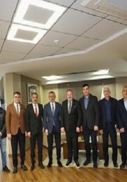 Lider Büyükakın’ın ağır ziyaretçi trafiği