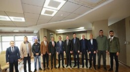 Lider Büyükakın’ın ağır ziyaretçi trafiği