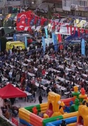 Lider Çerçioğlu İncirliova’da İftar Sofrasında Vatandaşlar İle Bir Ortaya Geldi