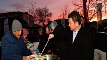 Lider Erkan Aydın Panayır’da Vatandaşlarla Gönül Sofrasında Buluştu