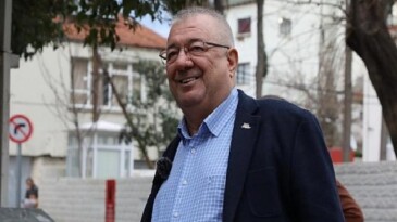Lider Ertaş alana indi; Edremit’te yol atağı