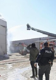 Lider Hatice Gençay Yangın Sürecini Takımlarla Birlikte Alanda Takip Etti