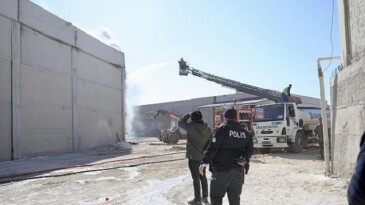 Lider Hatice Gençay Yangın Sürecini Takımlarla Birlikte Alanda Takip Etti