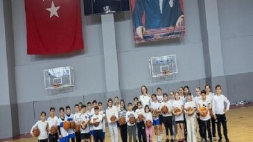 Lider Memnun’dan spor okullarına sürpriz ziyaret