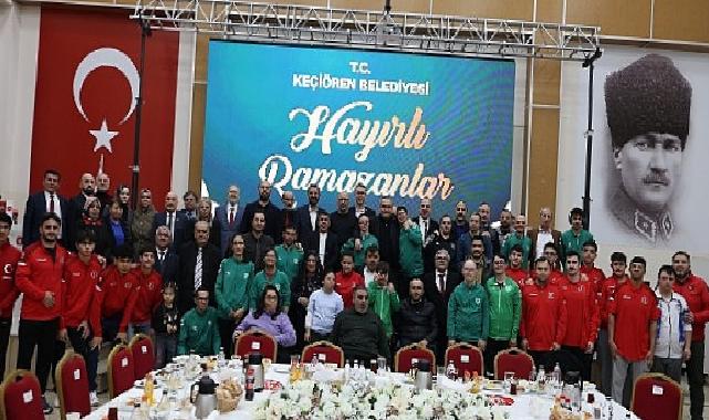 Lider Özarslan, özel ihtiyaçlı bireyler ve atletlerle iftarda buluştu