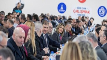 Lider Tugay güne ESHOT atölyesinde başladı