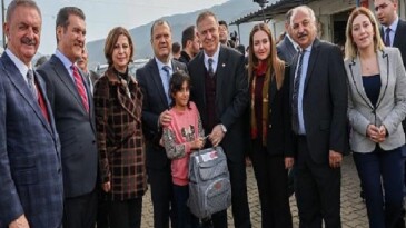 Lider Vekili Özdemir sarsıntı bölgesinde