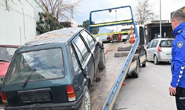 Manisa Büyükşehir Sahipsiz ve Hurda Araçları Kaldırıyor