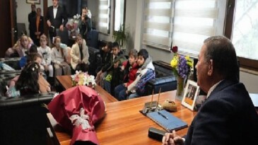 Minik Öğrenciler Sordu, Lider Topuz Yanıtladı