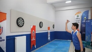 Öğrenciler Dart Turnuvasında Kıyasıya Uğraş Etti
