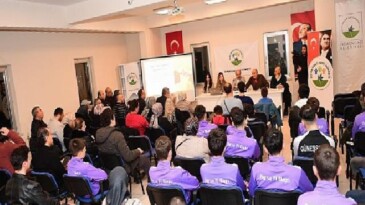 Osmangazi Belediyesi’nden Atlet Ailelerine Yol Gösteren Panel