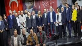 Romanların sesi Konak’tan yükseldi