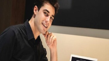 Samsung Biyo-Reçine ile üretilen birinci 13 inç’lik Renkli E-paper ekranını tanıttı