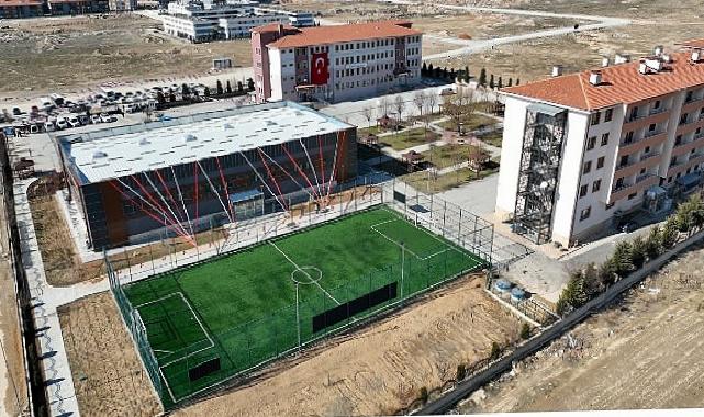 Selçuklu Fen Lisesi Kapalı Spor Salonu ve Yapay Çim Alan’ın Resmi Açılışı Gerçekleştirildi
