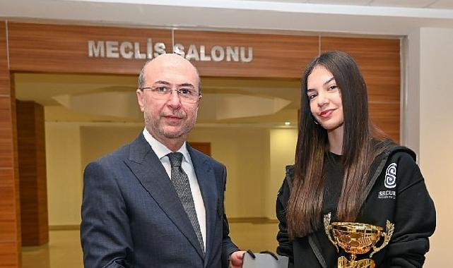 Selçuklu’nun Başarılı Atletleri Lider Pekyatırmacı ile Bir Ortaya Geldi