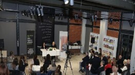 Seray Şahiner, son romanını doğduğu kent Bursa’da anlattı