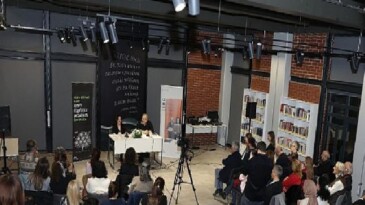 Seray Şahiner, son romanını doğduğu kent Bursa’da anlattı