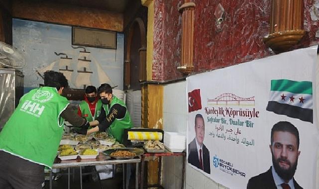 Suriye Rakka’da Büyükşehir’le iftar rahmeti