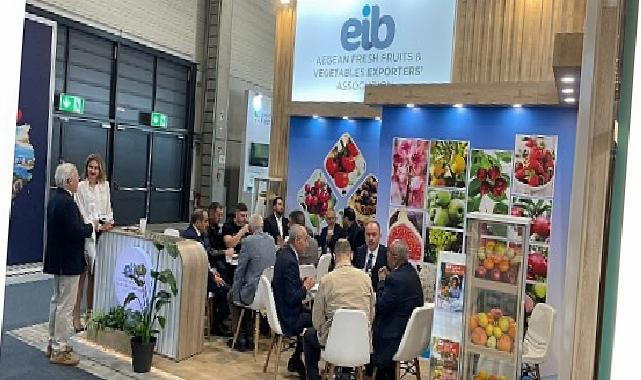 Yaş meyve zerzevat bölümü 4 milyar dolar ihracat gayesi için Almanya’ya çıkarma yaptı