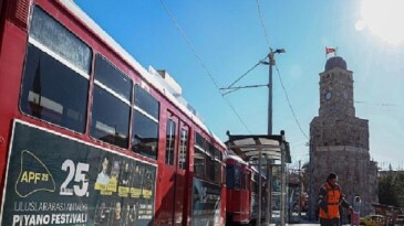 Antalya Büyükşehir Belediyesi ile kente bayan eli değiyor