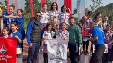 Atatürk Ortaokulu Öğrencileri Oryantiringde İzmir’e Damga Vurdu